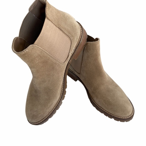 Steve Madden Tan Chelsea Boots - Picture 3 of 6